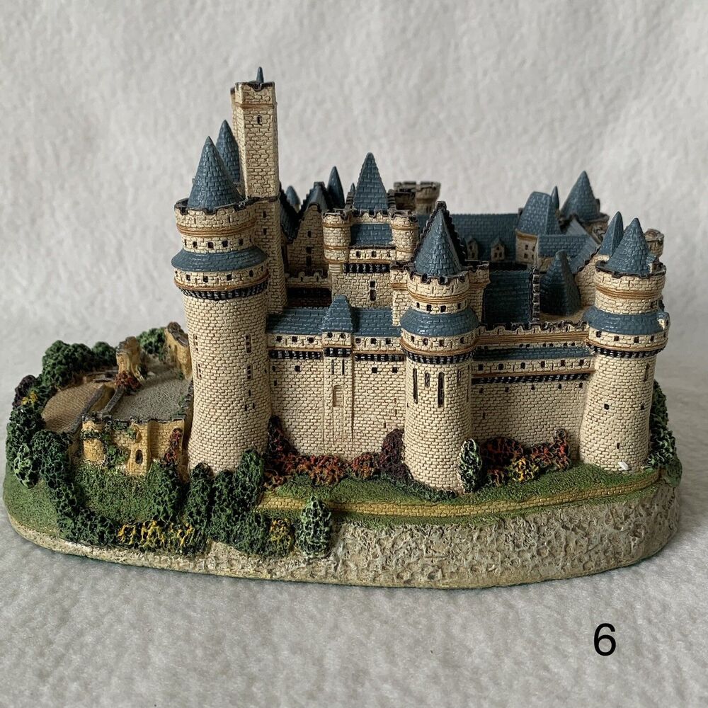 RARE Danbury Mint Pierrefonds Castle of the Enchanted Castles of Europe Series
